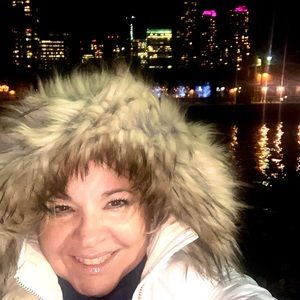 Meet your Posher, Yamila